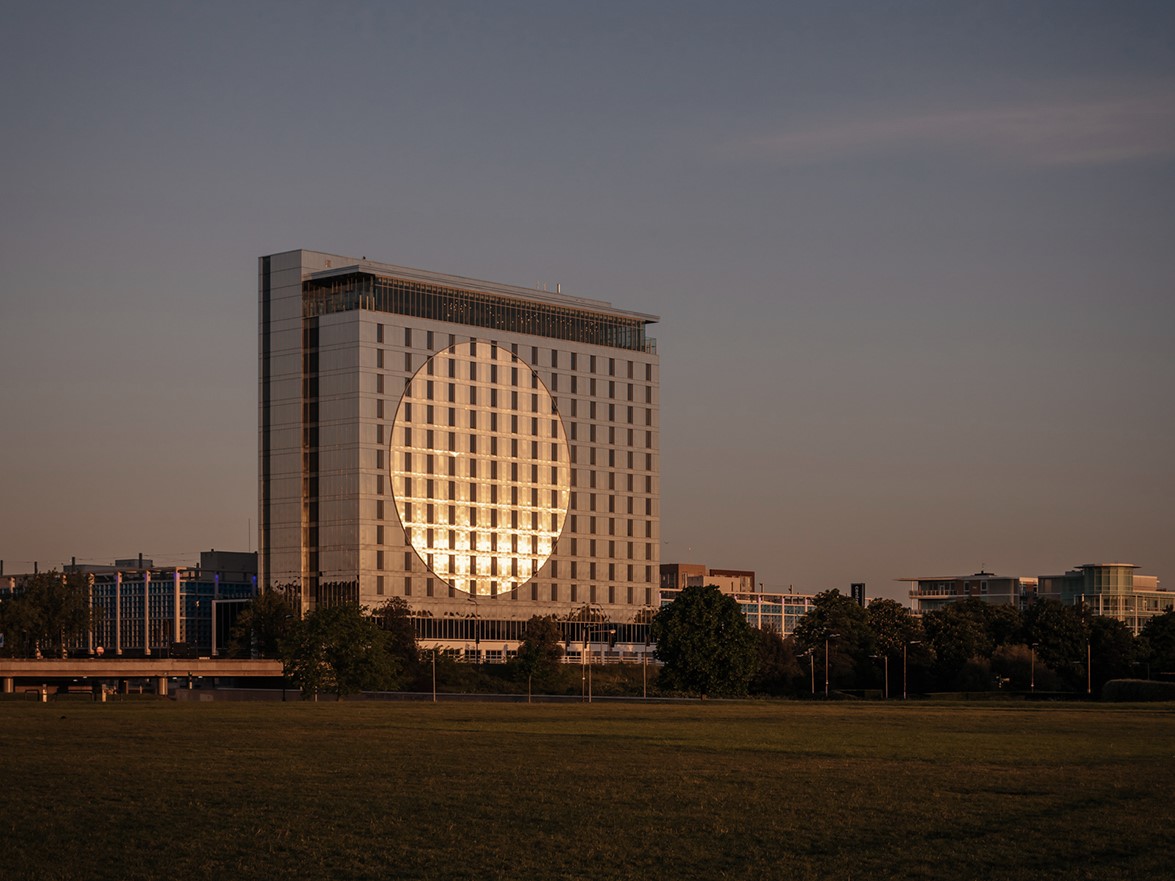 hotel la tour milton keynes postcode